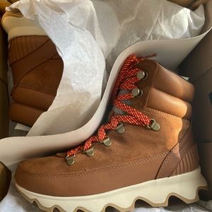 Sorel kinetic conquest Womens boots size 8